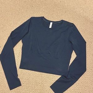 Lululemon LA contour slim fit cropped long sleeves